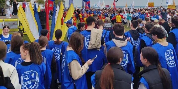 Quasi 50.000 persone uniscono le forze nella Corsa della Nazione in Ciuvascia per promuovere salute e benessere