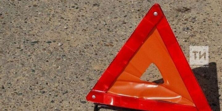 В Казани под колесами иномарки погибла женщина, переходившая дорогу в неположенном месте