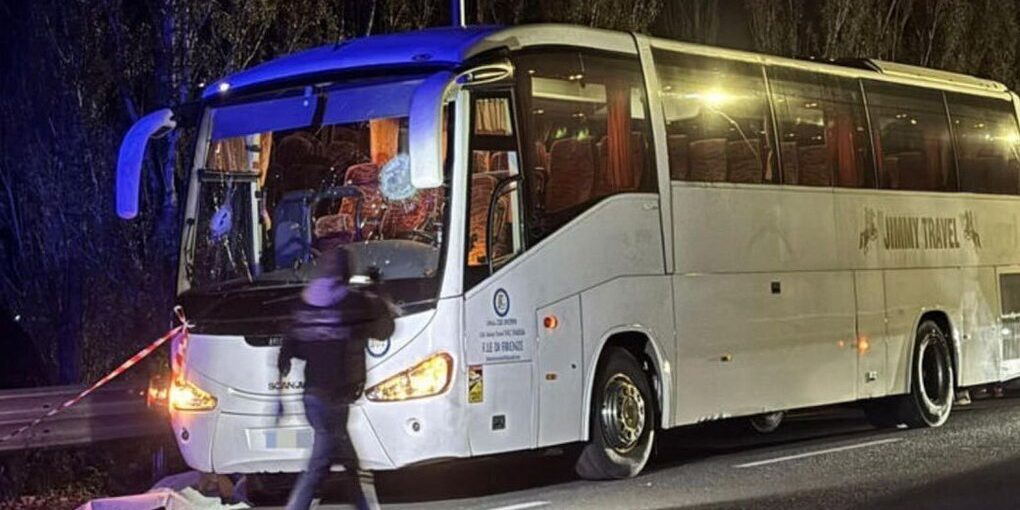 Водитель автобуса погиб от рук баскетбольных фанатов