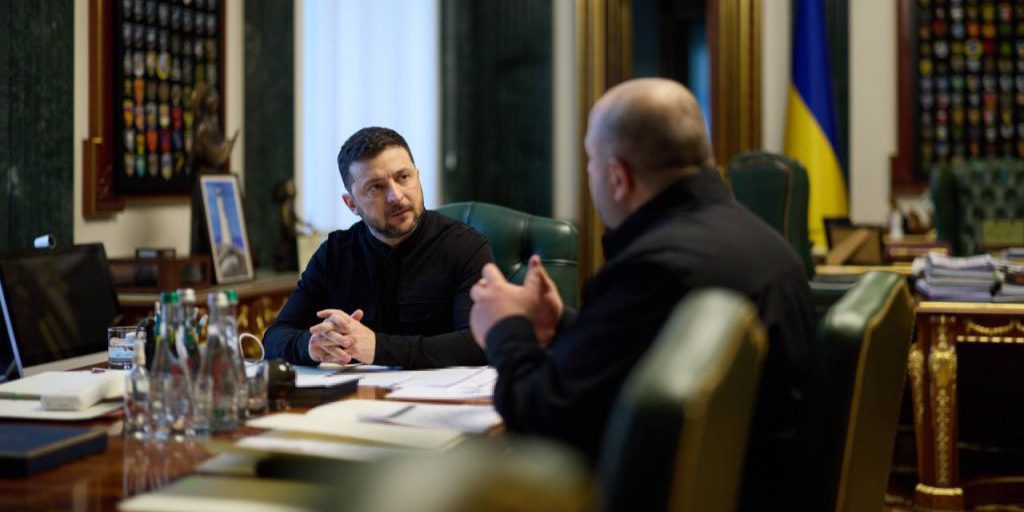 Ucraina verso l'indipendenza militare: Zelenskyy punta a produrre almeno il 50% delle armi entro la fine del 2025