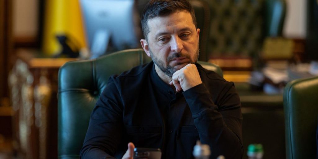 Zelenskyy e Macron discutono difesa aerea dell'Ucraina in vista di un rafforzamento contro gli attacchi russi