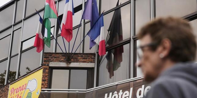 La Francia al centro di una disputa sulla bandiera palestinese: il governo contro i sindaci di sinistra