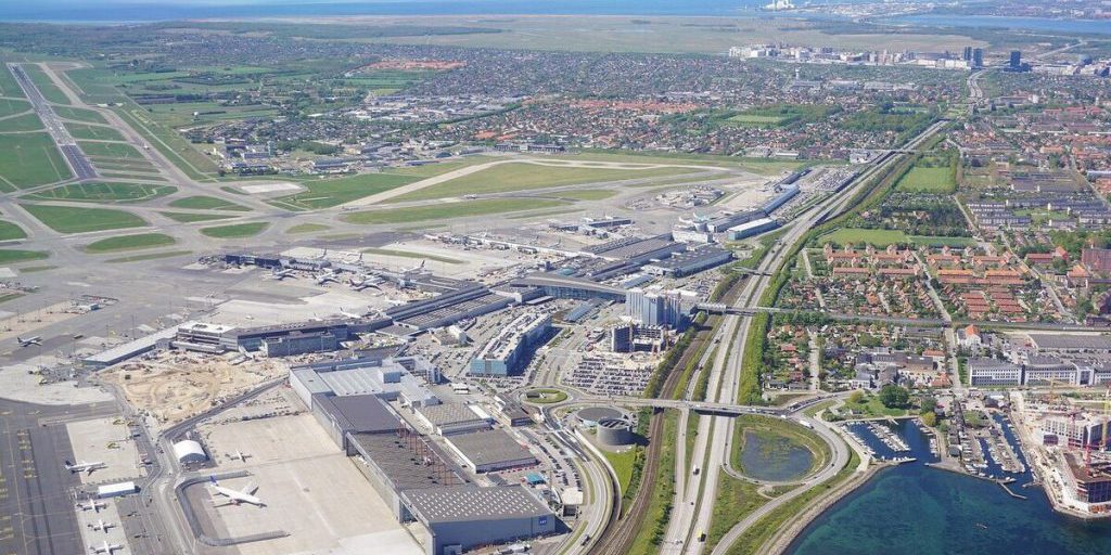 Хаос в Дании: неизвестные дроны парализовали аэропорт Копенгагена