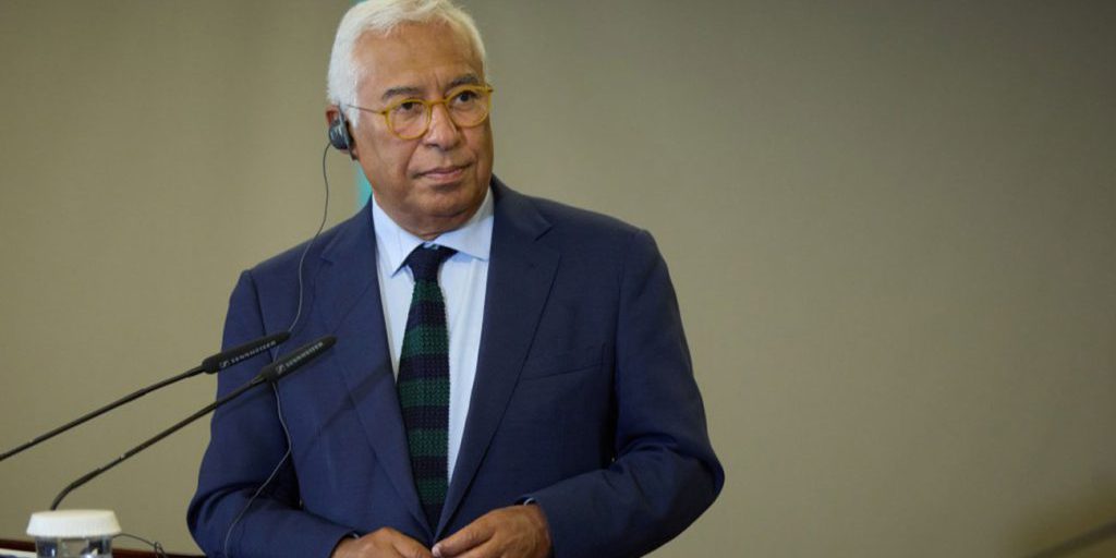 e977f52ea05f8bc85fa17cf95b6298c9-1