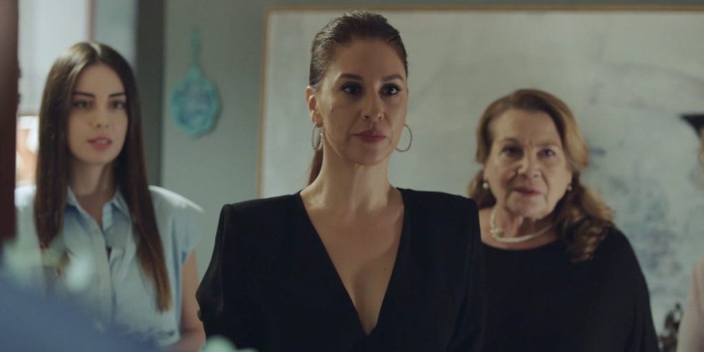 Спорный сериал «Клюквенный шербет» под проверкой RTÜK: задержана сценаристка шоу