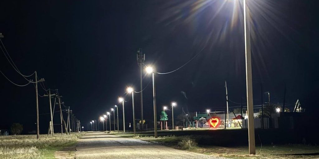 Еще в одном поселке Калмыкии провели уличное освещение