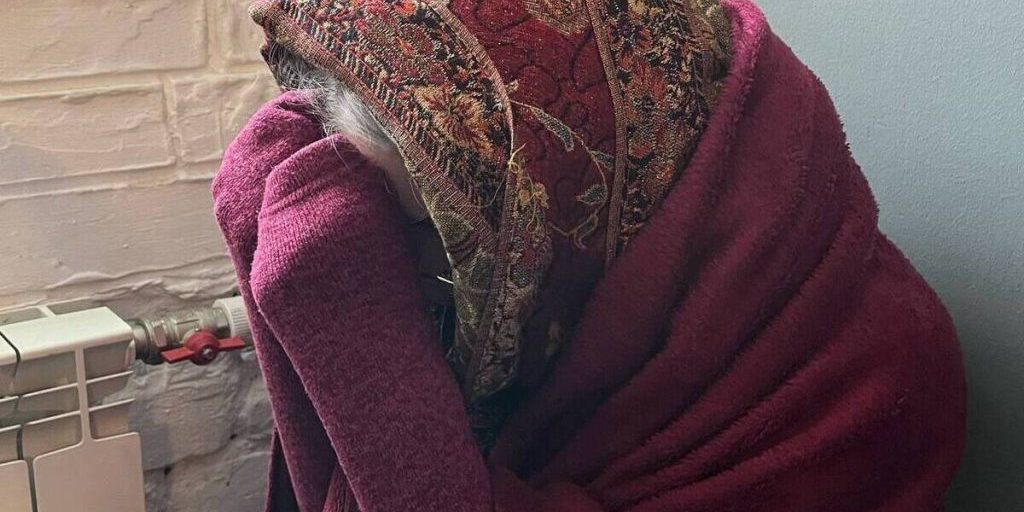 Truffa a San Pietroburgo: polizia arresta corriere con 15.000 dollari, anziana vittima di inganno