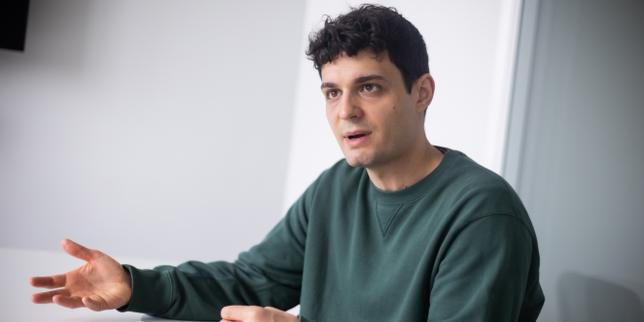 Gli elettori del RN danno più peso all’esperienza di vita che alla competenza accademica, secondo Faury