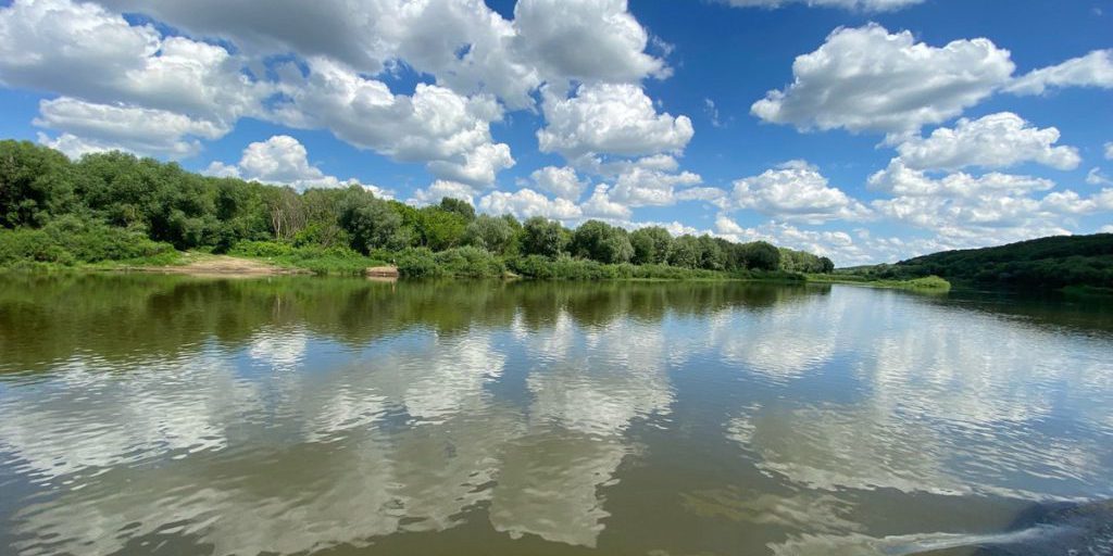 Clima Anomalo a Kaluga: Caldo Estivo e Possibili Rischi per la Salute e l'Ambiente