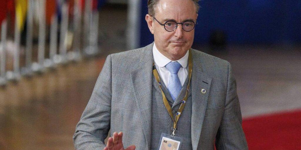 Издание Politico назвало де Вевер, Мерца и Фицо "плохими мальчиками"