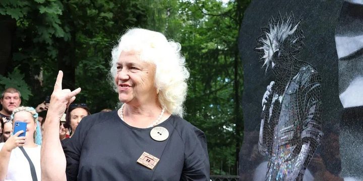 La visita della madre di Gorshok in Carelia: un omaggio alla musica punk-rock e alla cultura russa