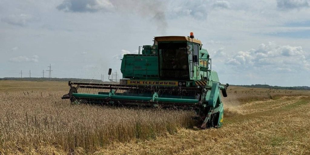 Василий Анохин поздравил смолян с Днем работников сельского хозяйства