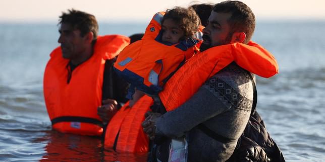 Accordo Franco-Britannico sull'Immigrazione Contestato: Diritti Umani e Sicurezza Pubblica in Bilico