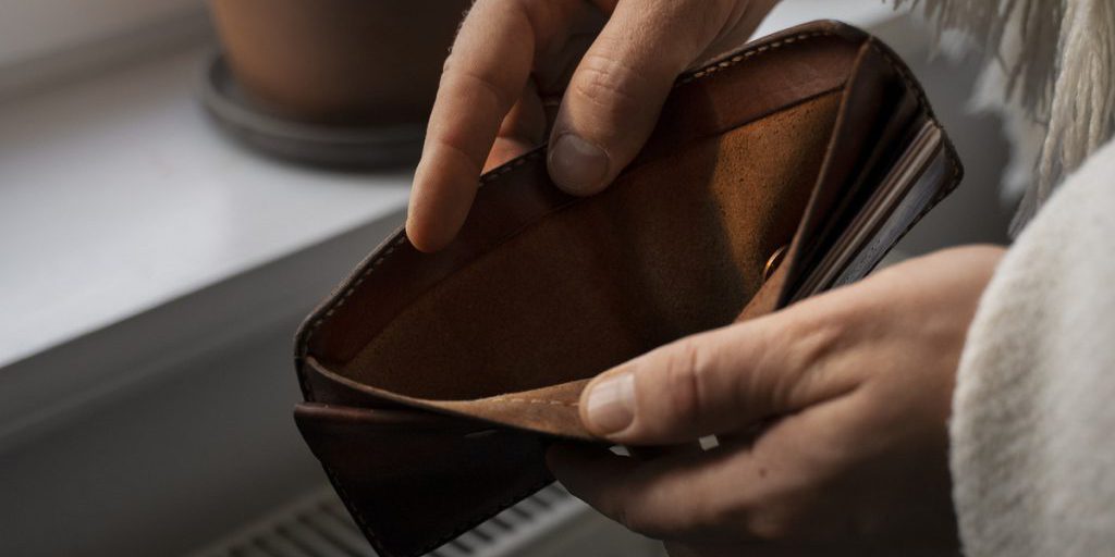 50-летняя жительница брянской деревни Городище обокрала посетителя магазина