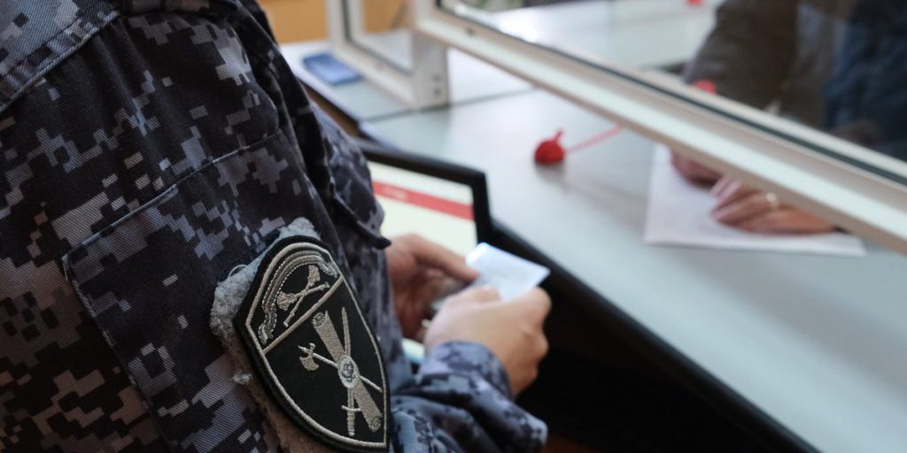 Controllo degli armatori nella regione di Smolensk: oltre 125 proprietari di armi verificati