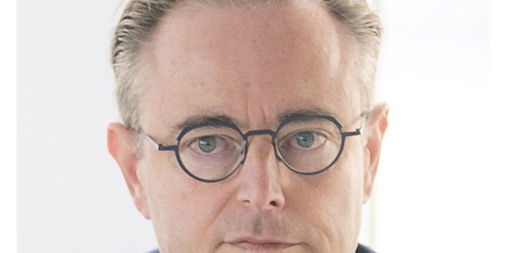 На премьера Бельгии де Вевера давят из-за российских активов