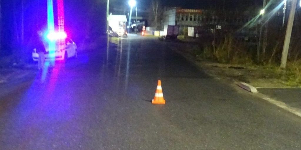 Incidente stradale ad Archangelsk: un giovane ciclista investito da un'auto, la comunità chiede maggiore sicurezza stradale