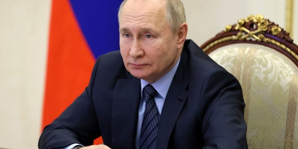 Президент России отметил заслуги тульских специалистов госнаградами