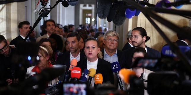 "La caduta del governo di Bayrou: reazioni e incertezze nel panorama politico francese"