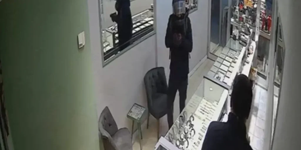 Rubato 5 kg di oro in Ordu: ladro scoperto dalla telecamera
