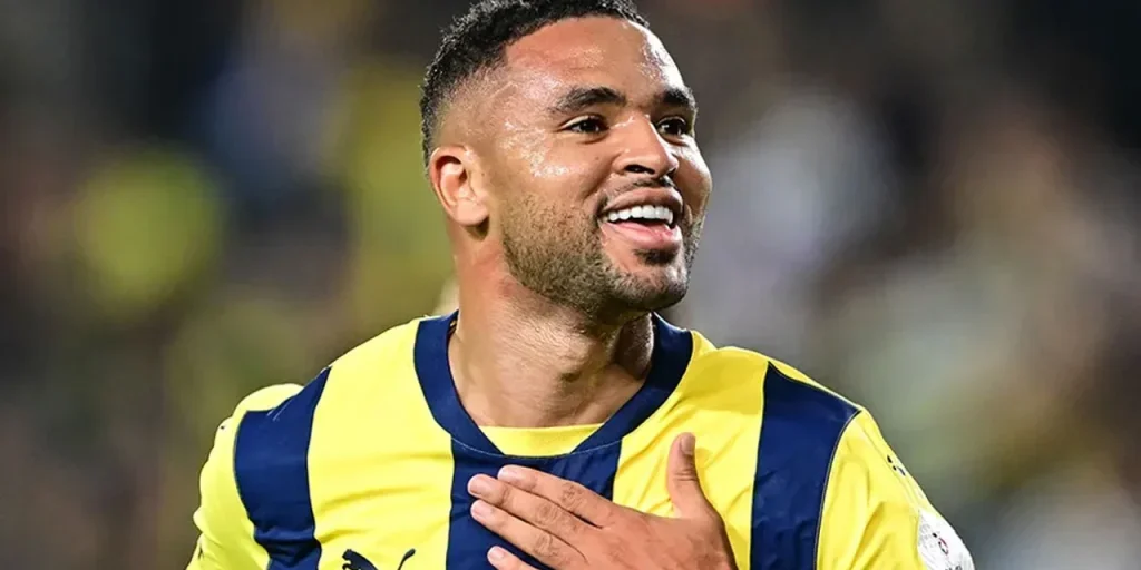 En Nesyri accusato di aver proposto una clausola di separazione al Fenerbahçe