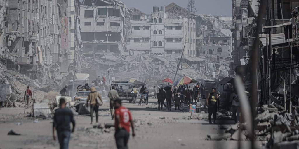 Gaza dopo l'accordo di pace: una situazione critica e le sfide per il recupero dei corpi sepolti sotto le macerie