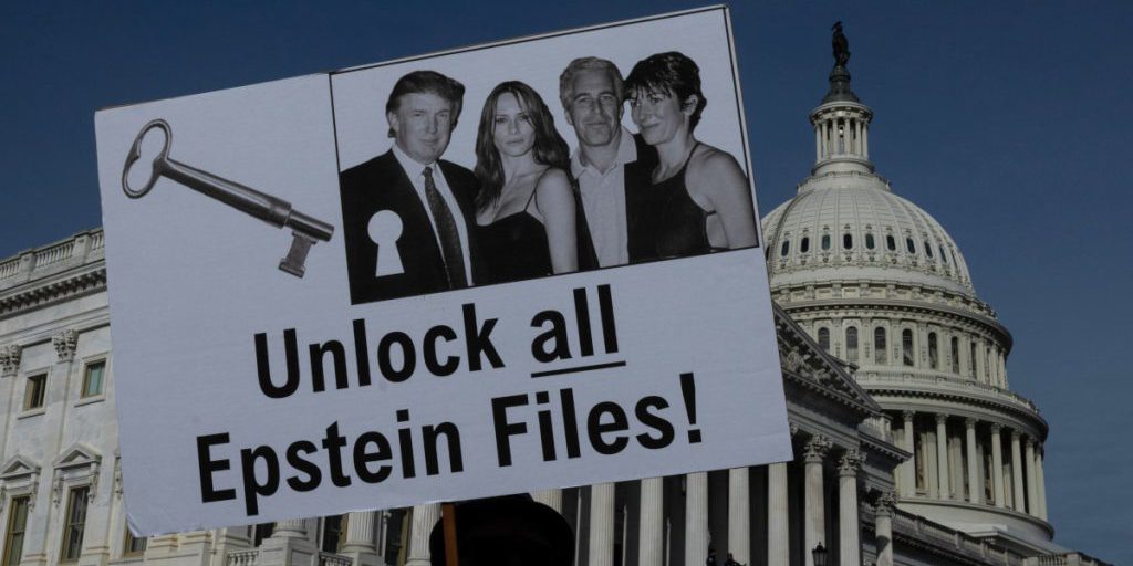 Nuovi documenti di Epstein: Trump, il Principe Andrew e Clinton coinvolti, Trump minimizza la vicenda