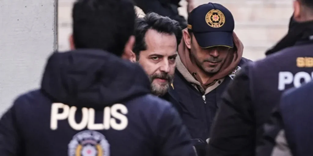 Ex dirigente di Galatasaray, Erden Timur, al centro di un’indagine per la vendita di 24 appartamenti a noto operatore di scommesse illegali