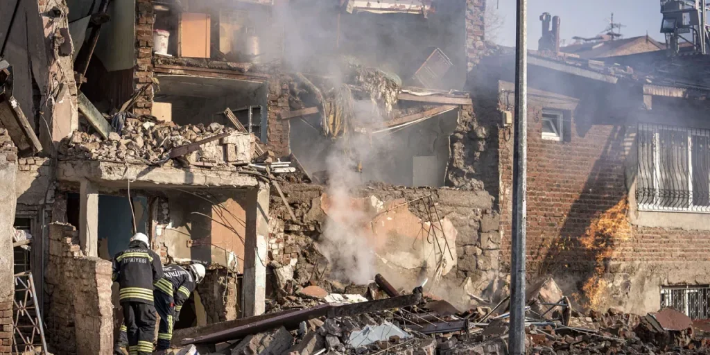 Esplosione in casa a due piani a Erzurum: una persona ferita