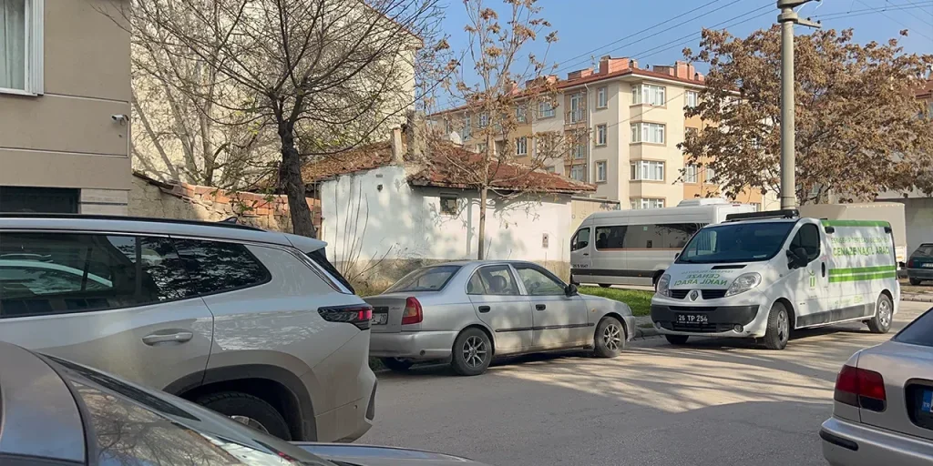 Anziano di 74 anni trovato morto a Eskişehir dopo dieci giorni di silenzio