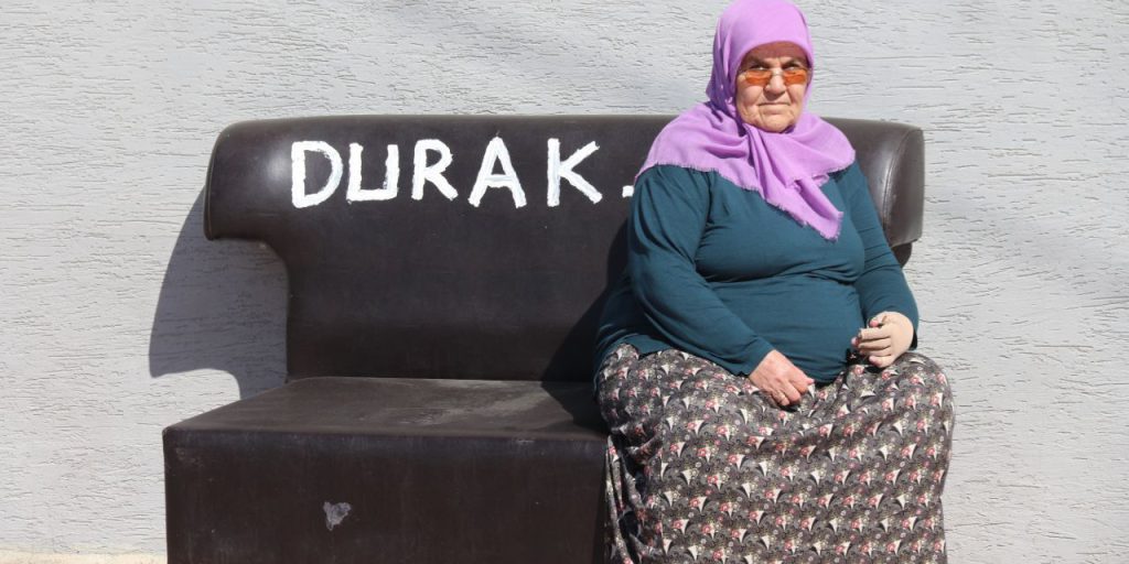 Eskişehirlilerden ‘koltuk’lu isyan! Sözünü tutmayan CHP’li belediyeye ders verdiler