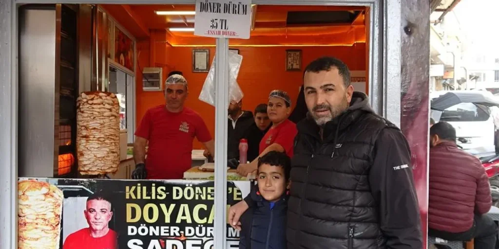 Prezzo del döner a Kilis scende a 30 lira, i cittadini festeggiano