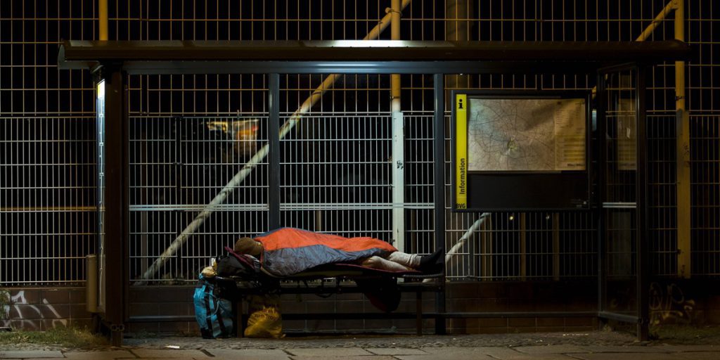 Brand-Anschlag auf schlafenden Obdachlosen in Essen! Polizei schnappt Verdächtigen