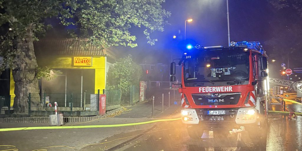 Incendio devastante a Essen: un discount completamente distrutto