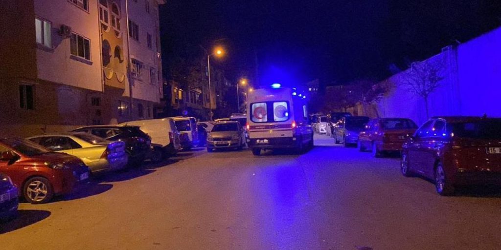 Evlerindeki asma tavan çöktü, deprem sandılar! 1 kişi yaralandı