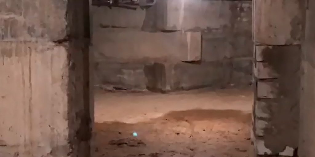 В Липецке 20-летний дом страдает от вечной сырости в подвале