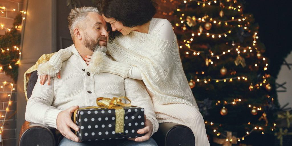 I Nomi che Portano Fortuna in Amore dopo i 40: Scopri i Tre Nomi Femminili più Fortunati