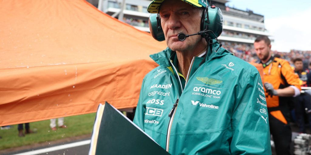 Red Bull droht herber Rückschlag in der Formel 1! Ausgerechnet Adrian Newey ist schuld