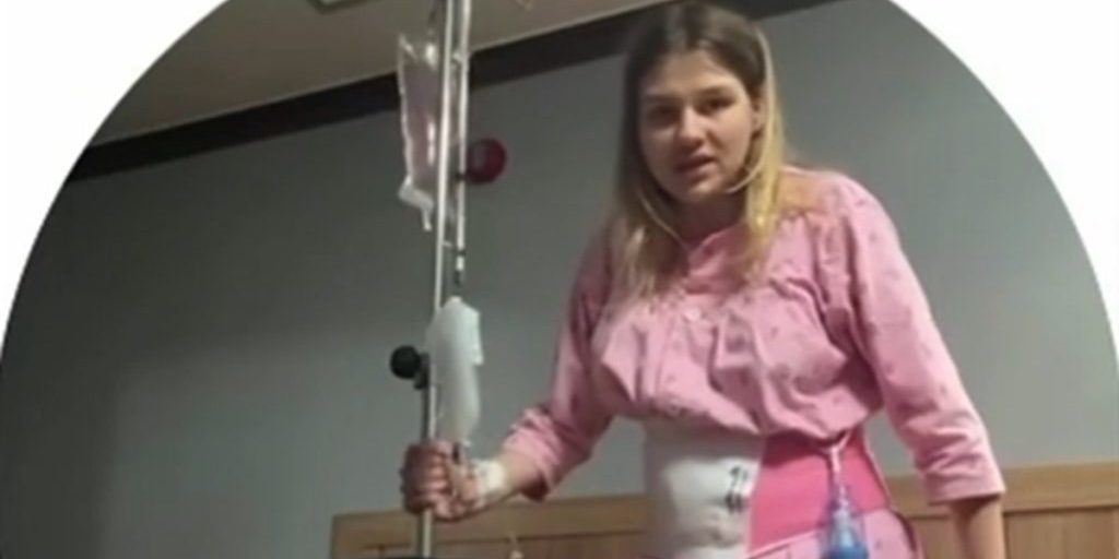 Только родившую в корейском роддоме россиянку отругали за "соблазнительный вид"