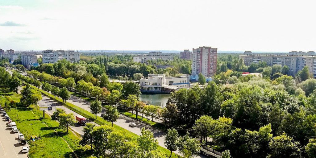 "Участок земли в сниженной цене: возможности и риски для инвесторов"