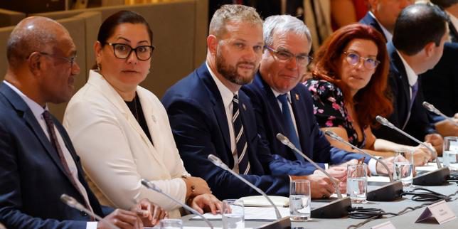 Metzdorf convoca dieci deputati della Renaissance a Nouméa per sostenere il nuovo statuto della Nuova Caledonia