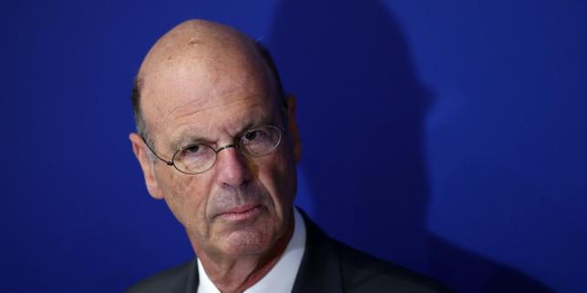 Ex ministro Lombard chiede al governo di mantenere l’articolo 49.3 per il bilancio 2026