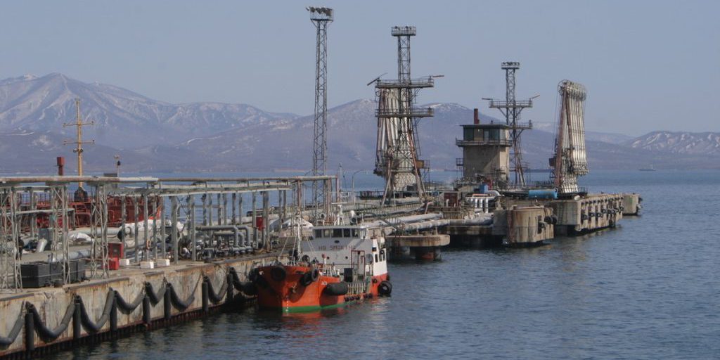 Acquisto di Petrolio Russo da parte del Più Ricco Uomo dell'Asia: un Investimento da 33 Miliardi di Dollari