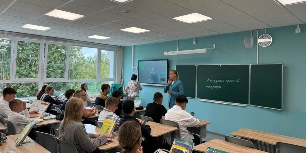 "Sicurezza e responsabilità civica: l'incontro a Serpukhov per sensibilizzare i giovani sulle emergenze"