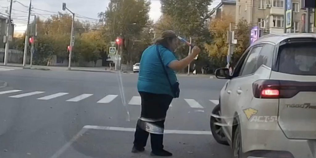 Ispettore Popolare di Novosibirsk al Centro di un Conflitto: Un Incidente che Solleva Interrogativi sulla Condotta degli Ispettori