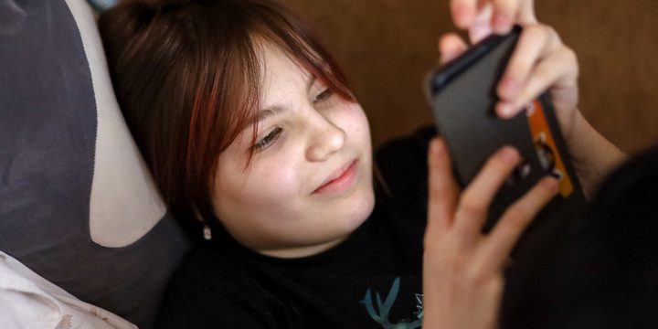 Truffa agli studenti: nuova tecnica per rubare codici di verifica via SMS