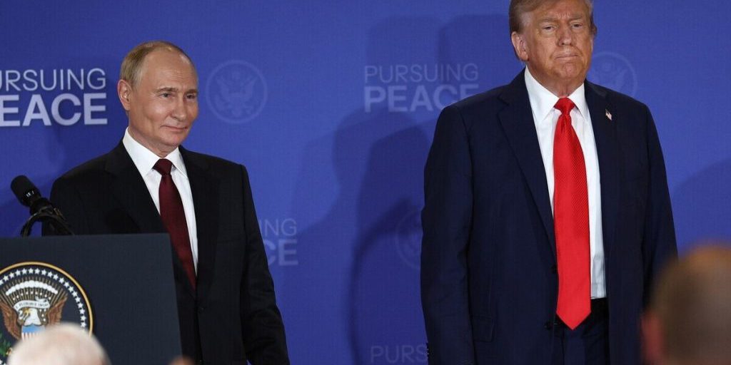 La Caratterizzazione degli Interventi Pubblici di Putin e Trump secondo il Filosofo Alexander Dugin