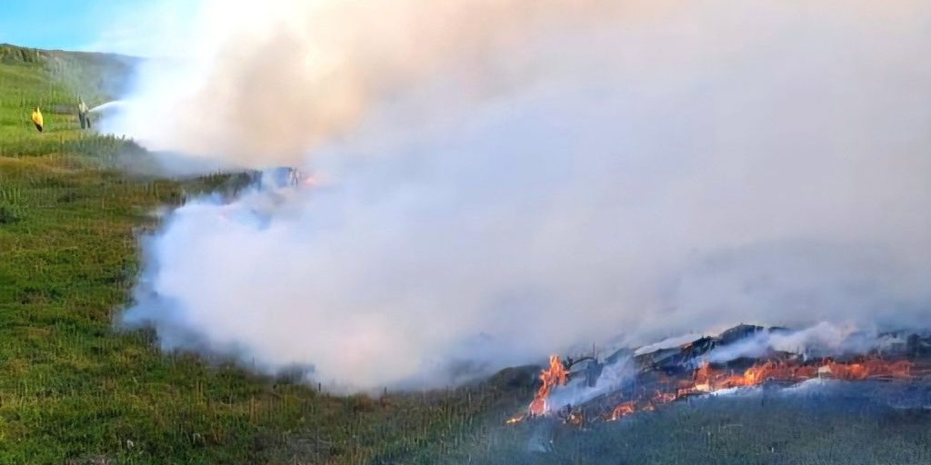Incendio devastante nel distretto di Pechengsky in Russia: cause, conseguenze e sfide per l'ambiente e la salute pubblica