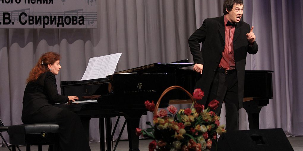 В Курске продолжается прием заявок на конкурс камерного пения имени Свиридова