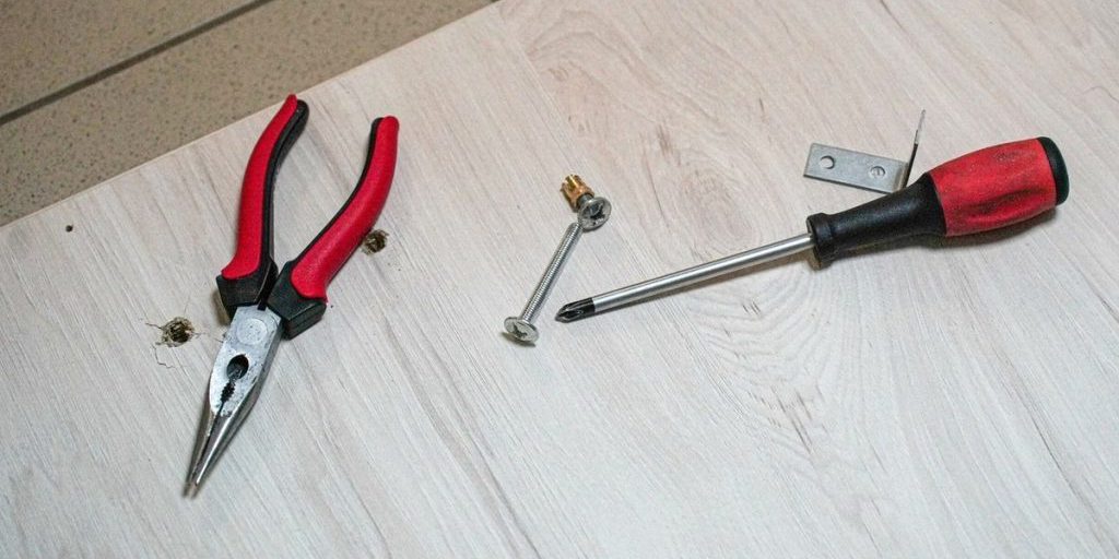 Investimenti per la manutenzione: la società Tulagorvodokanal investe 1,5 milioni di rubli per la riparazione del tetto del suo edificio